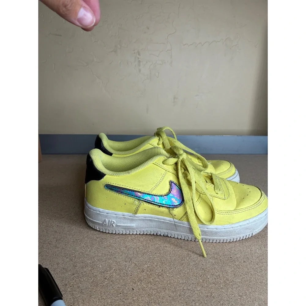 Nike Air Force 1 Low Yellow Iridescent Holographic Swoosh AR7446-700 Kids 3.5Y